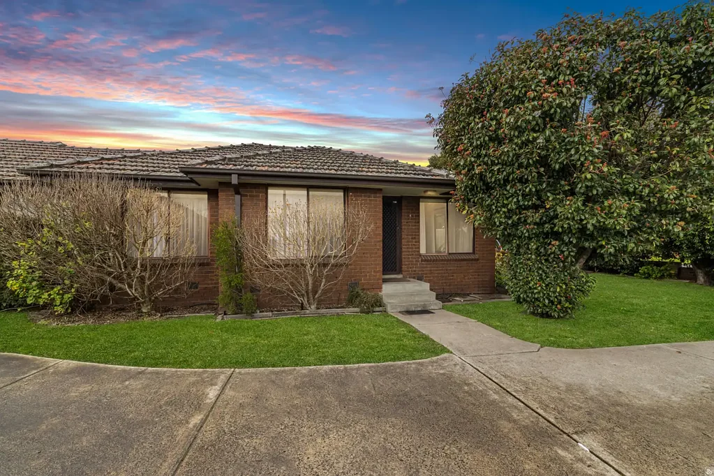 Reservoir 2 Bedroom Stylish Single Level Living In A Prime Reservoir Location