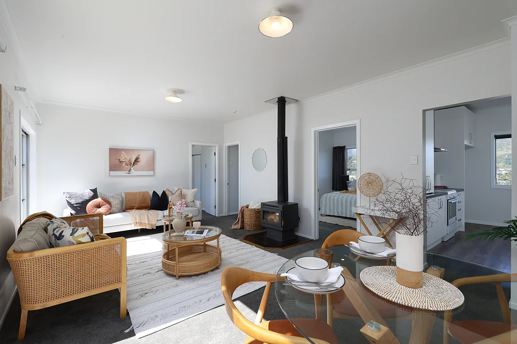 Beachville 5 Bedroom Home and income – separate unit for a  rental!