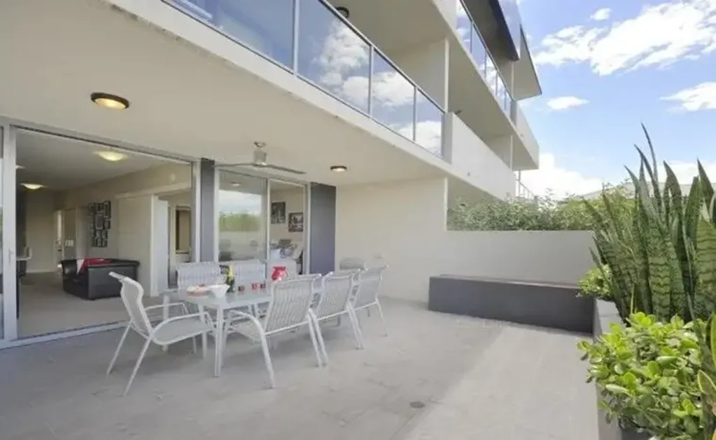 Ground floor + large courtyard