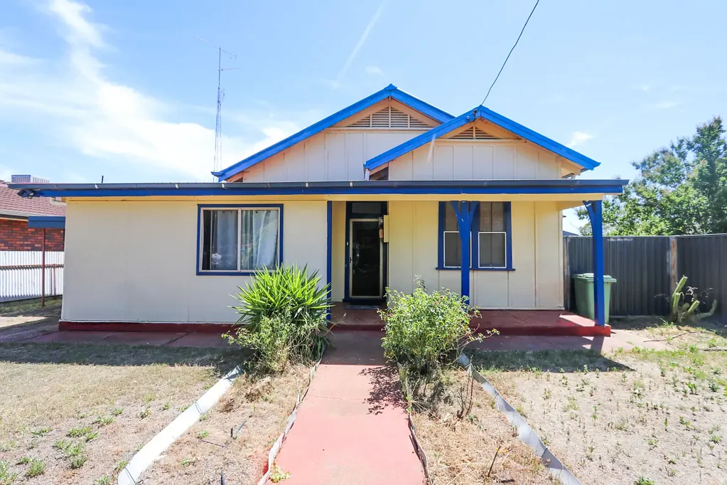 West Wyalong 5chambre Perfect First Home or Investment Opportunity