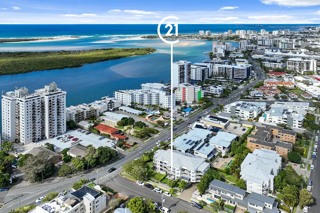 Maroochydore 2Moenga Light-Filled Living, Resort Facilities and a Location You'll Love