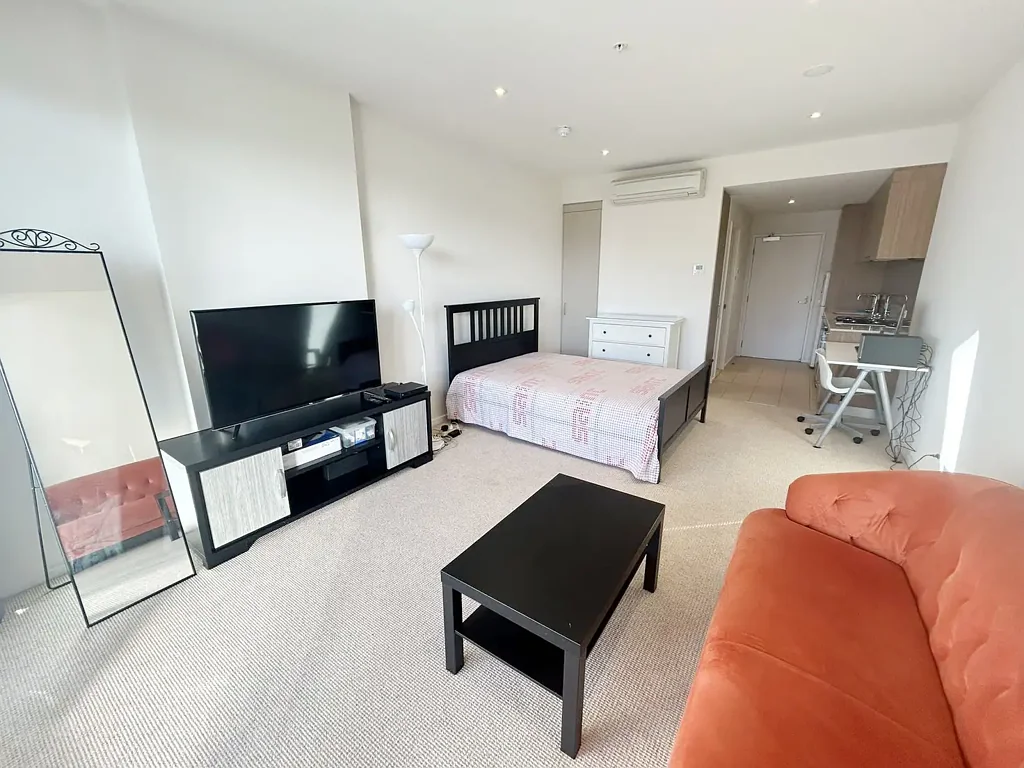 PREMIUM CITY LIVING..!