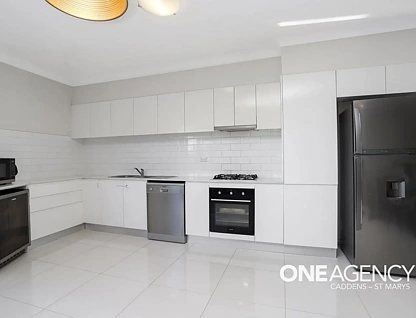 30/2 Glenmore Ridge Drive, Glenmore Park, Outer Western Sydney, 3 rūma, 2 rūma horoi, Apartment