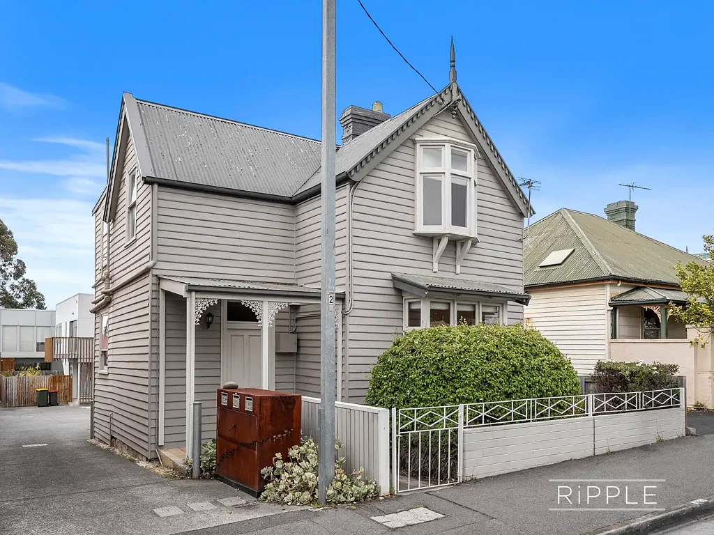 North Hobart 2ਬੈੱਡਰੂਮ Inner-city gem combining classic charm with modern comfort