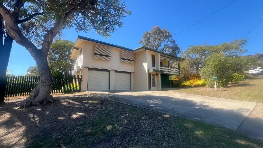 LOCATION PERFECT AND ROOM TO MOVE!