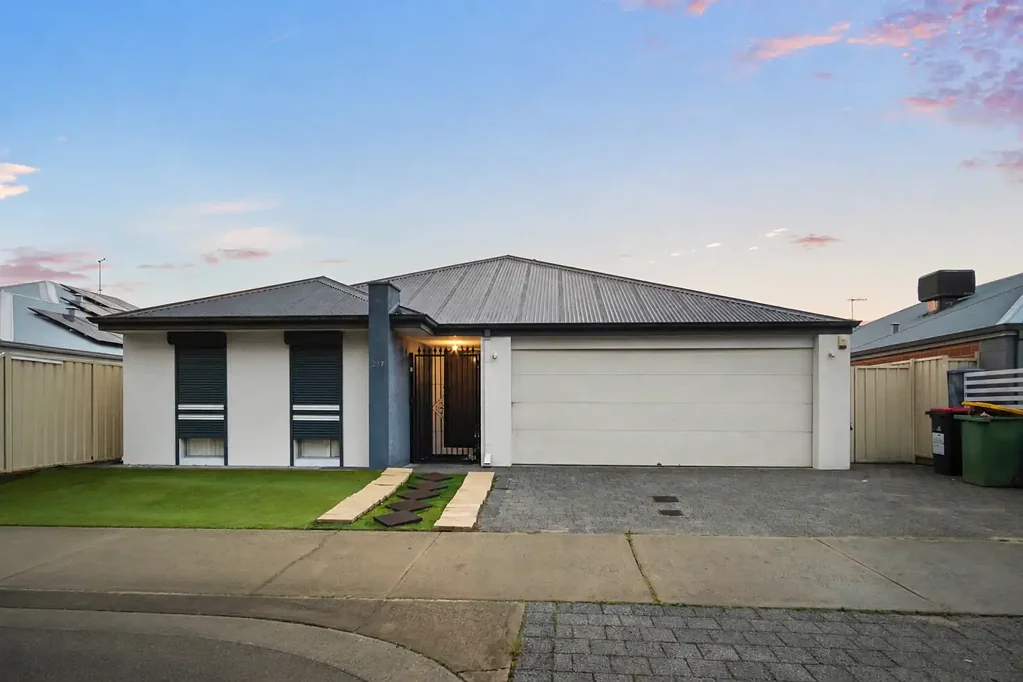 Seville Grove 4 Slaapkamer Low-Maintenance Family Living in a Convenient Location