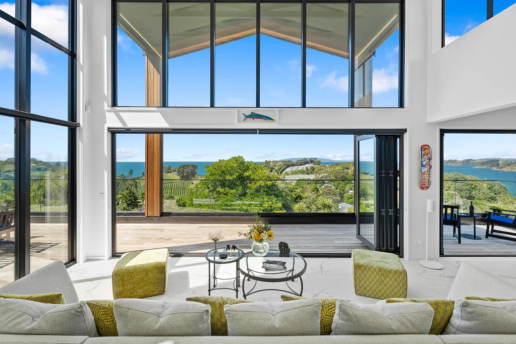 Oneroa 4غرفة نوم Elevated Luxury with Panoramic Northern Vistas