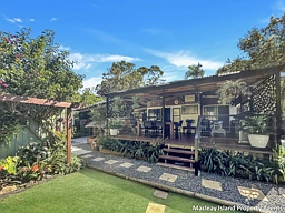 14 Noon Muckle Street, Macleay Island