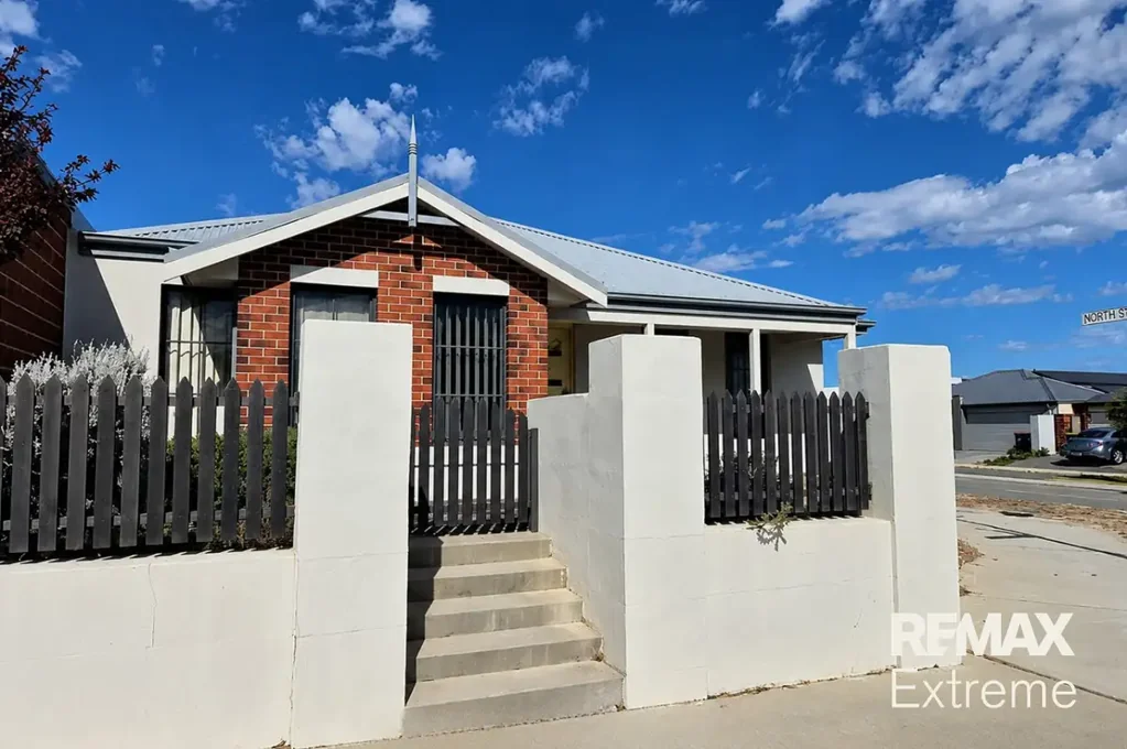 Modern Family Living in the Heart of Alkimos