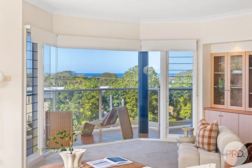 Fingal Bay 4कमरा Versatile Family Luxury with Lift, Pool and Dual Living Potential