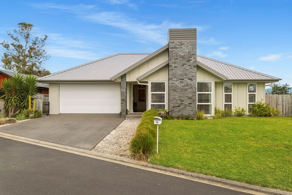 Omokoroa 4房  Peaceful Living with Style, Space & Scenic Beauty