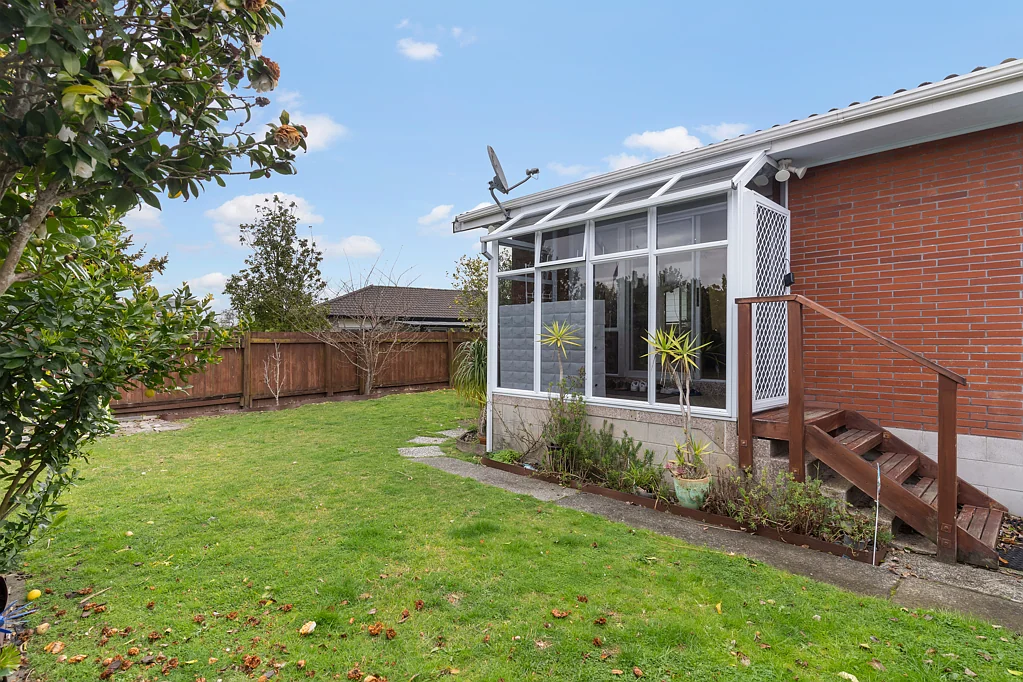 2/17 Poinsettia Place, Henderson, Waitakere City, Auckland