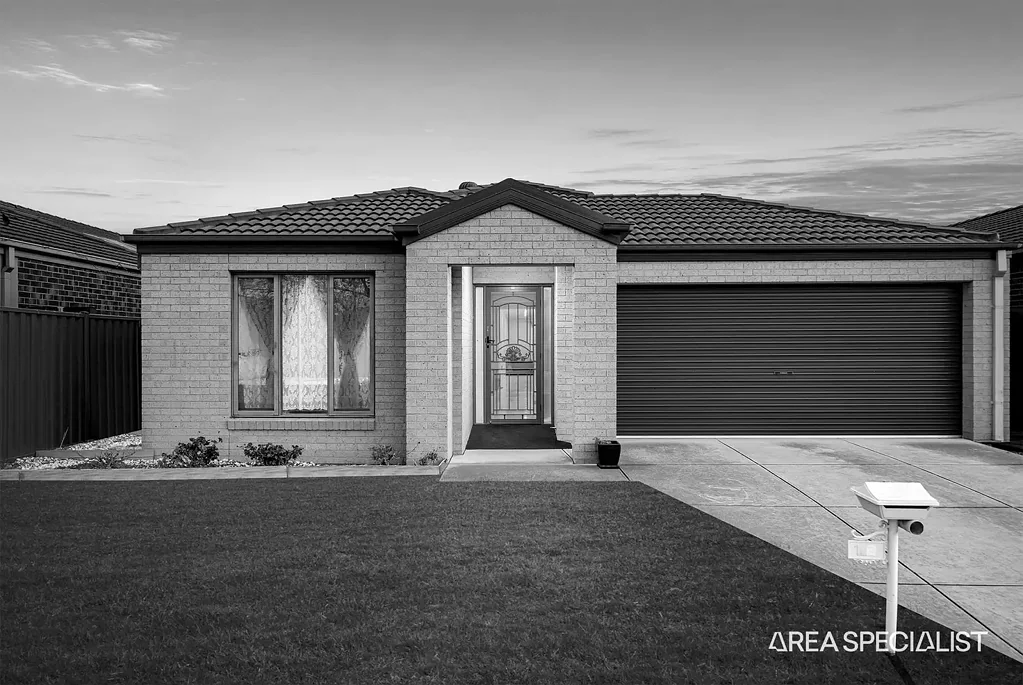13 Firecrest Road, Manor Lakes, VIC 3024