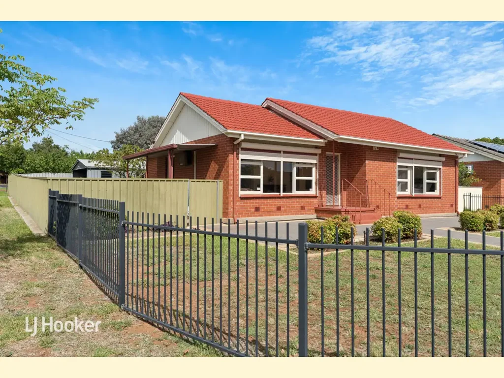 Ingle Farm 3房  Something for Everyone - Three Bedrooms - Corner Position 40 metre Frontage (app