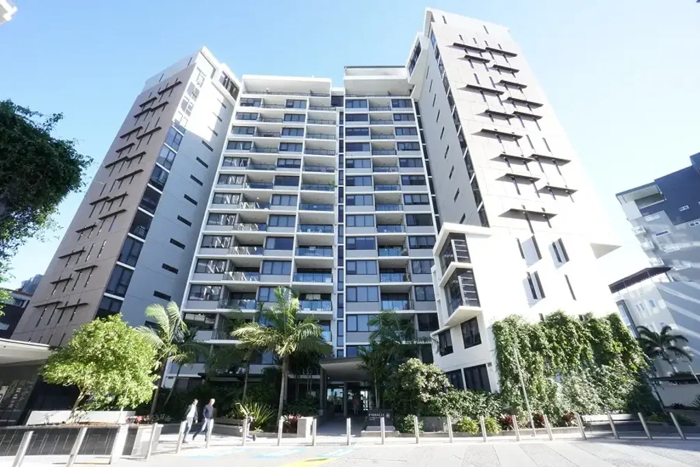 Luxury Absolute Waterfront Living | High Floor Pinnacle Residence | Fully Furnished | 2 Car Spaces + Storage Cage