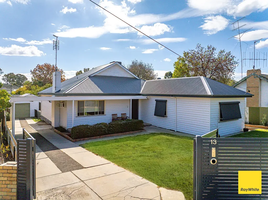 Kennington 3 Bedroom Light, Space & Style at 13 Mahon Avenue