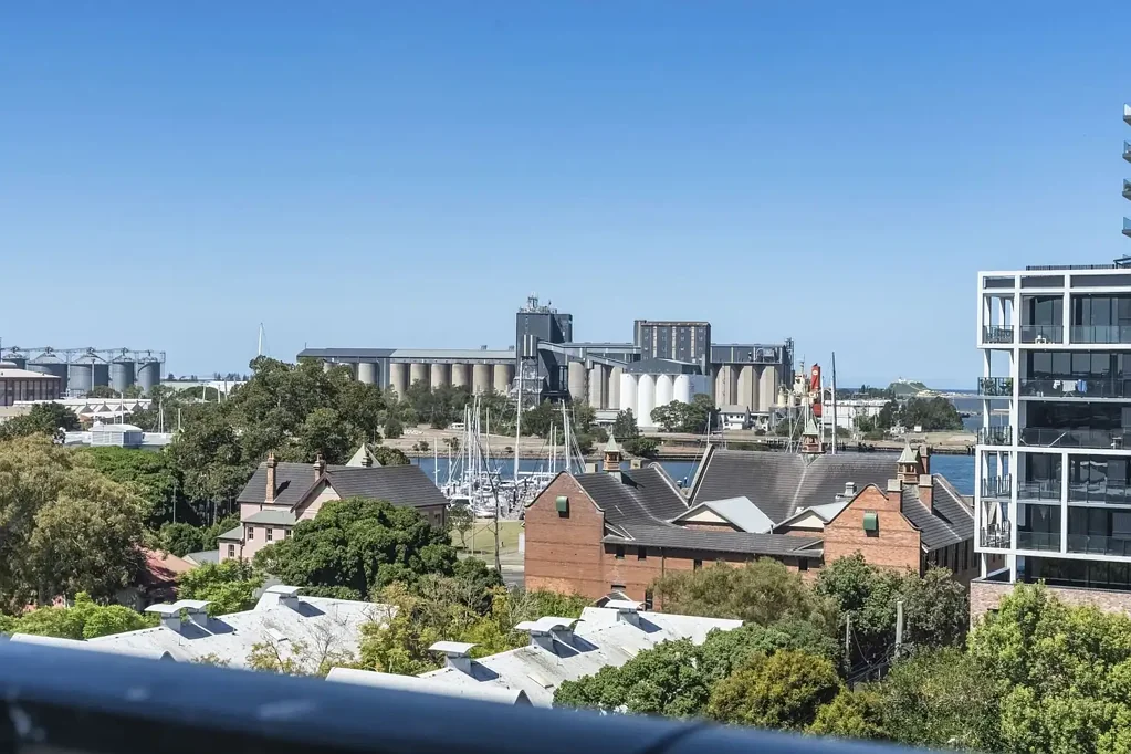 Wickham 2房  Penthouse level on prized north-eastern corner at Millhorn
