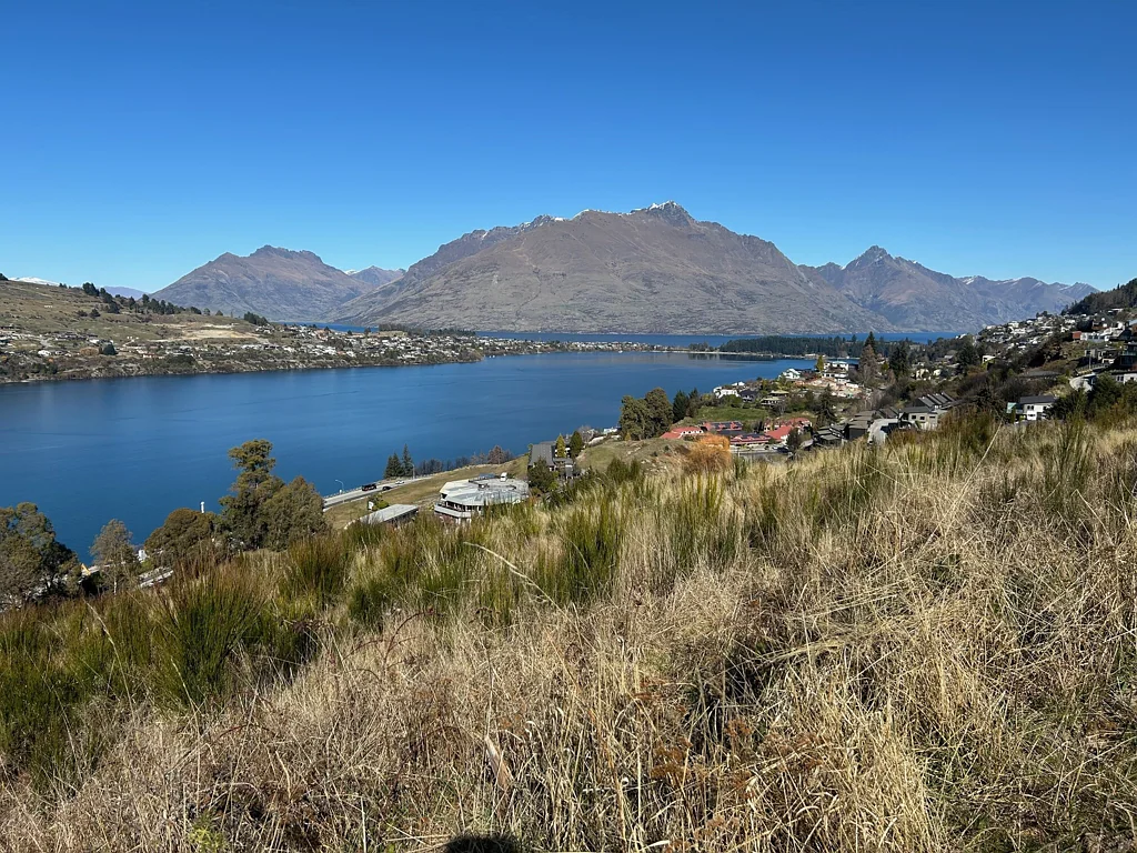 Queenstown Prime ridgeline lake view section – Silver Creek