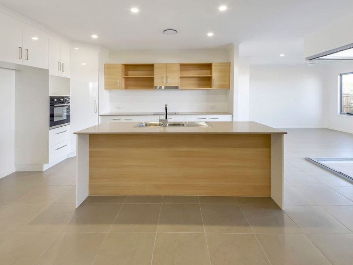 45 AMBER DR, CALOUNDRA WEST QLD 4551, 0 habitaciones, 0 baños, House