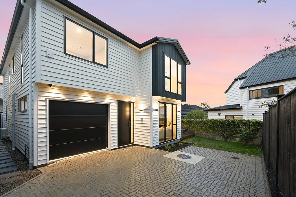 8C Catalina Crescent, Forrest Hill, North Shore City, Auckland
