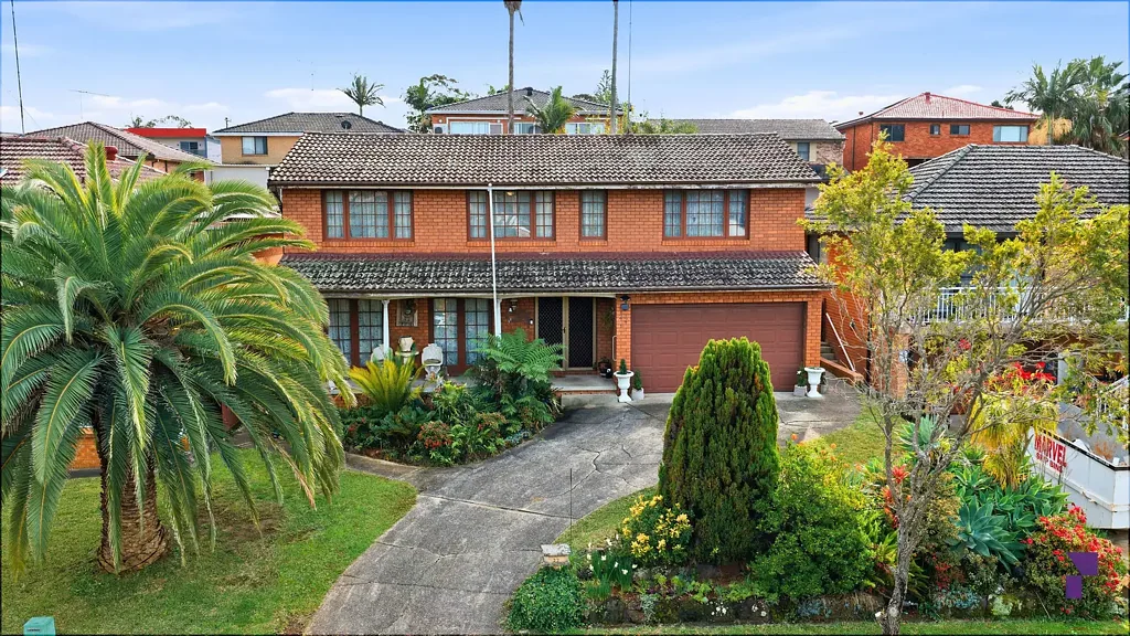 Condell Park 4Habitaciones Elevated family home reveals a wealth of potential on a 556.4sqm parcel