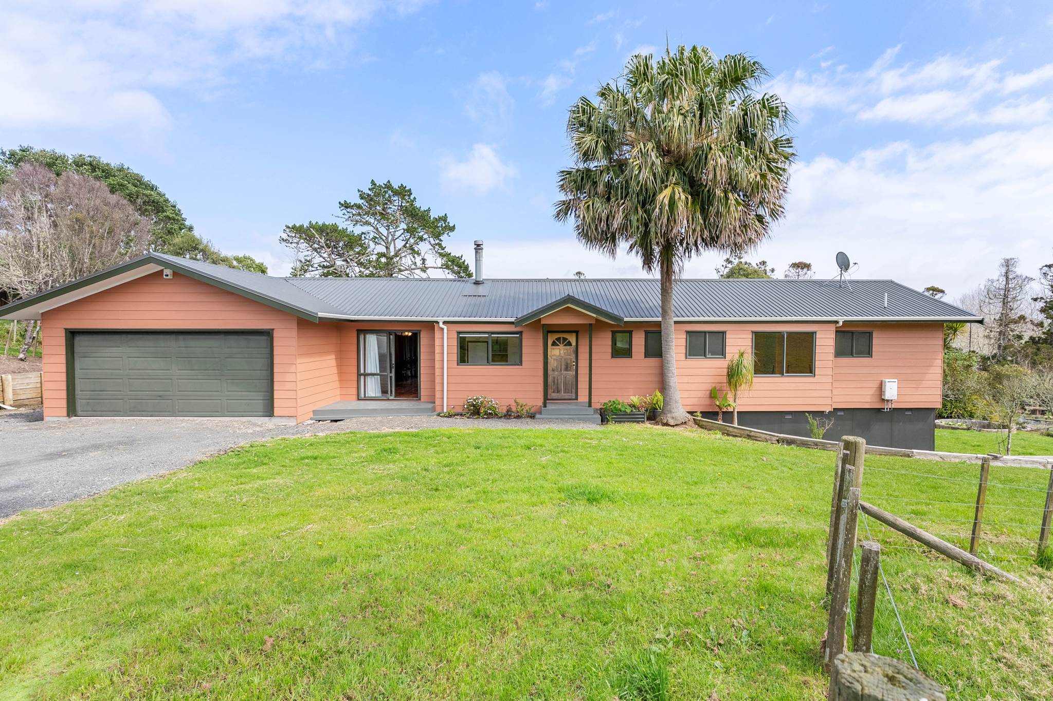 1830 East Coast Road, Stillwater, photo 1