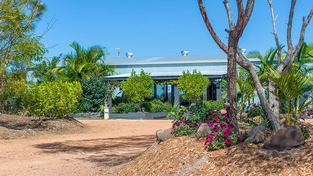 Euleilah 2Zimmer ELEVATED LIVING | A RARE 44-ACRE LIFESTYLE