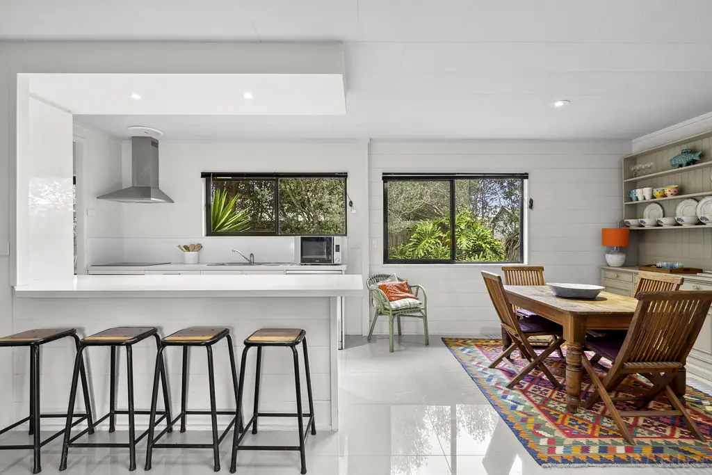 Point Lonsdale 3部屋 Welcome to this charming home nestled in a tranquil setting