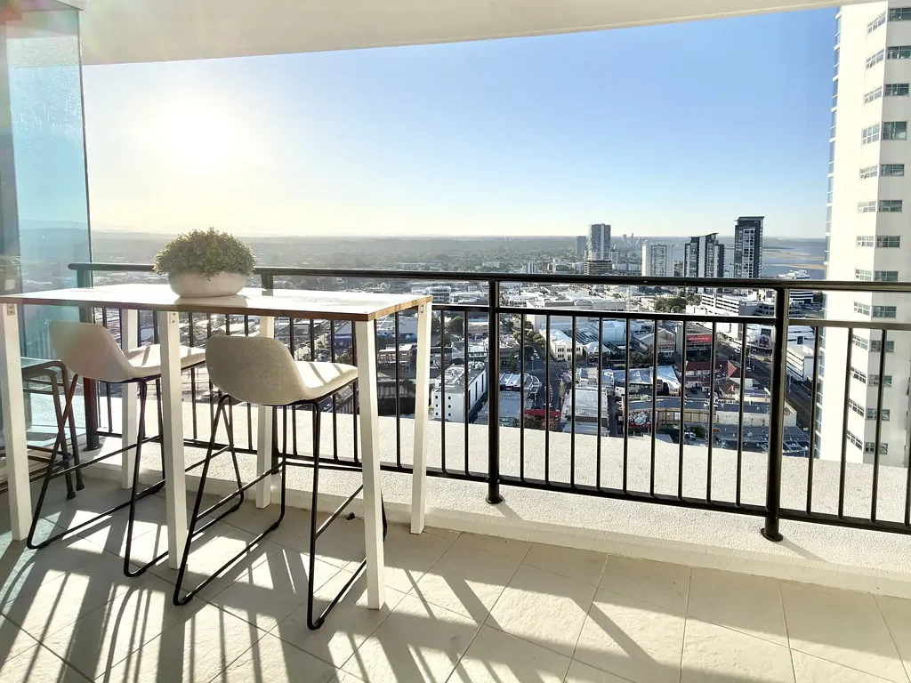 Southport 2ห้องนอน Where City Convenience Meets Coastal Serenity