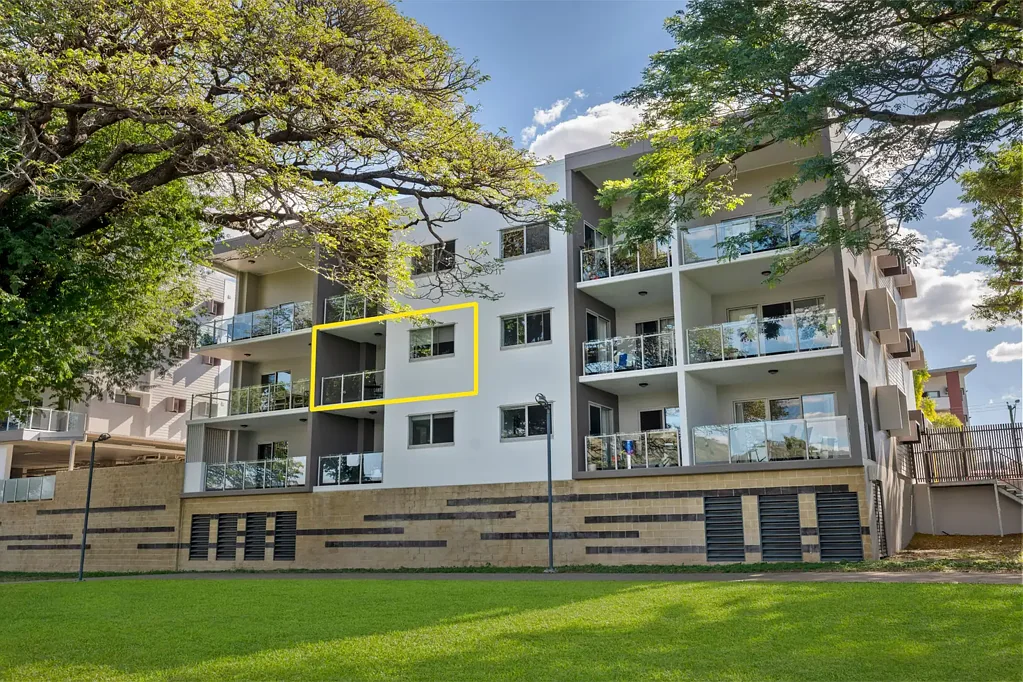 Thuringowa Central 2 Bedroom "Chic Riverfront Apartment in Thuringowa Central - An Oasis for Modern Living "