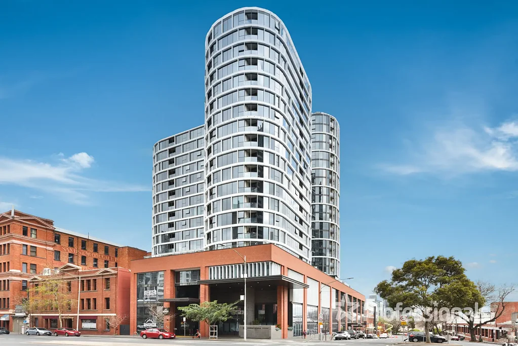 West Melbourne 2બેડરૂમ Uniting Opulence, Ease, and Connectivity