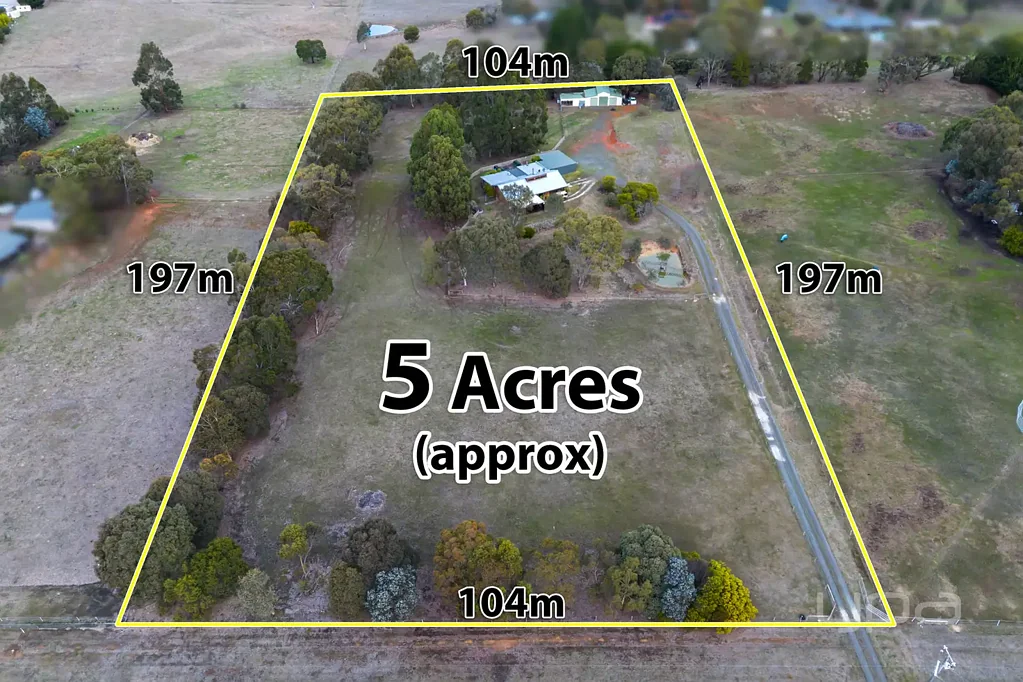 Haddon 4 Bedroom RELAXED COUNTRY LIVING ON 5 ACRES, ALL WITHIN EASY REACH OF TOWN!