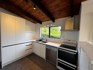 Greenlane Oasis Awaits!