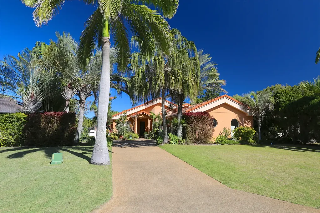 Zilzie 3 Bedroom A sun-kissed sanctuary where every day feels like a holiday