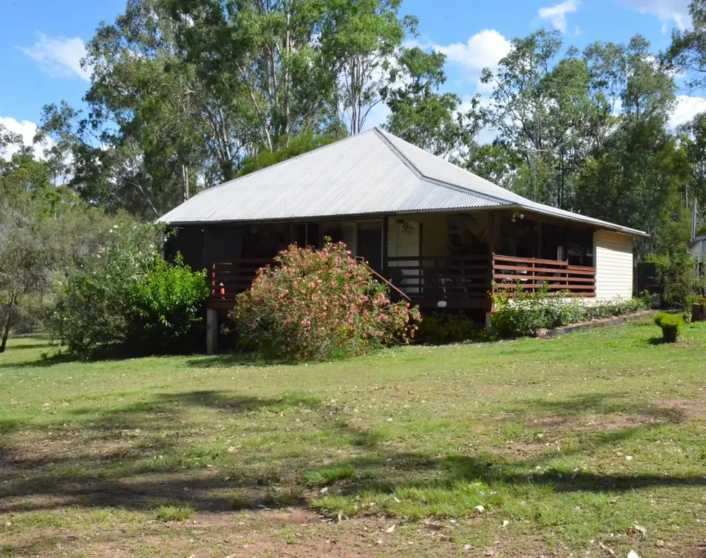 Nanango 3Moenga Charming Cottage Retreat Among the trees!