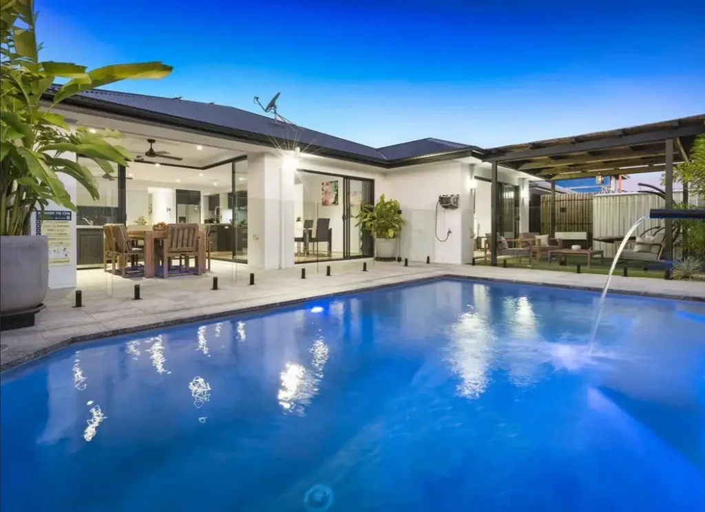 Modern Family Living in the Heart of The Surrounds – Helensvale