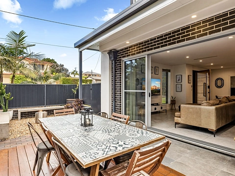 Miranda 3 Bedroom Stylish Contemporary Living in Savannah Rose (enter via Ventura Ave)