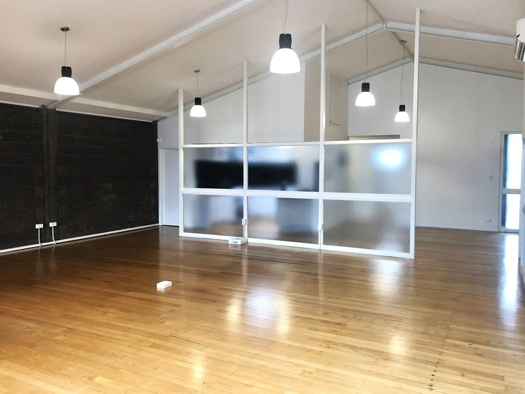 Eden Terrace STANDALONE CHARACTER OFFICE