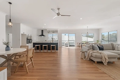 Reedy Creek 4 Bedroom Fully Renovated Family Entertainer on an Elevated 779m² Block