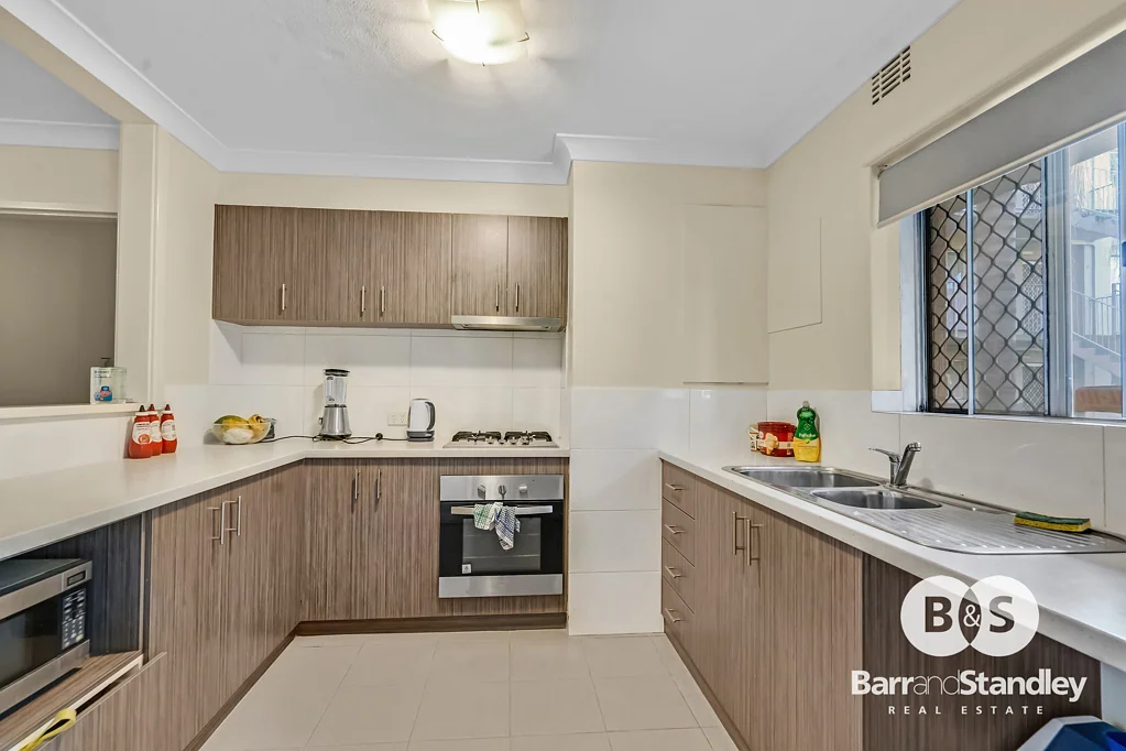 10/1 Stallard Place, Withers, WA 6230