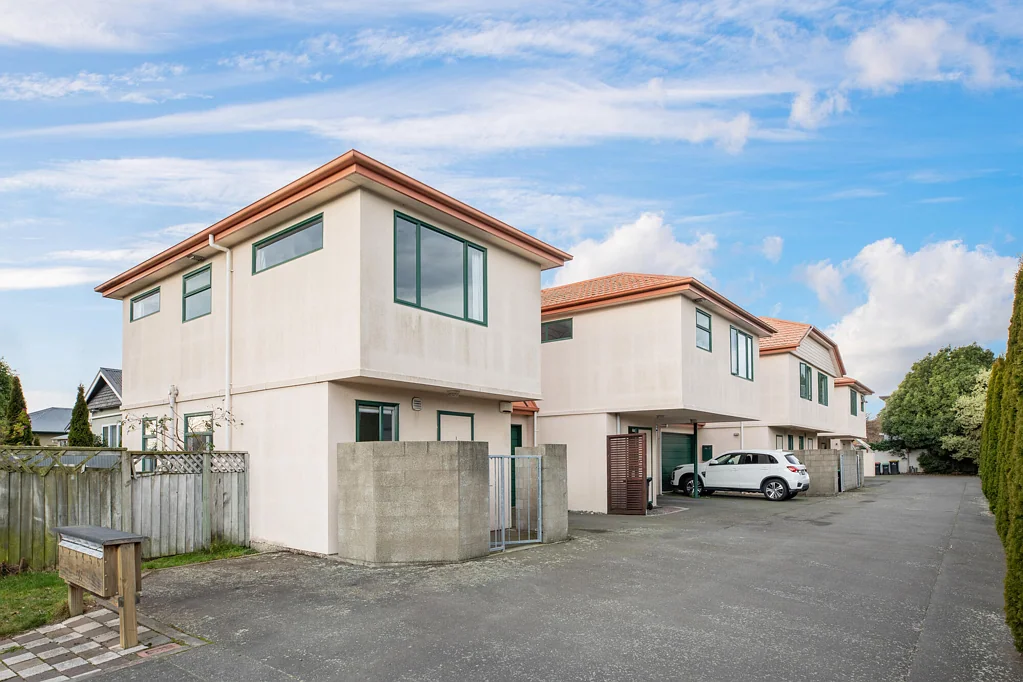 Waltham 3Kwarto Attention investors - purchase one, or multiple