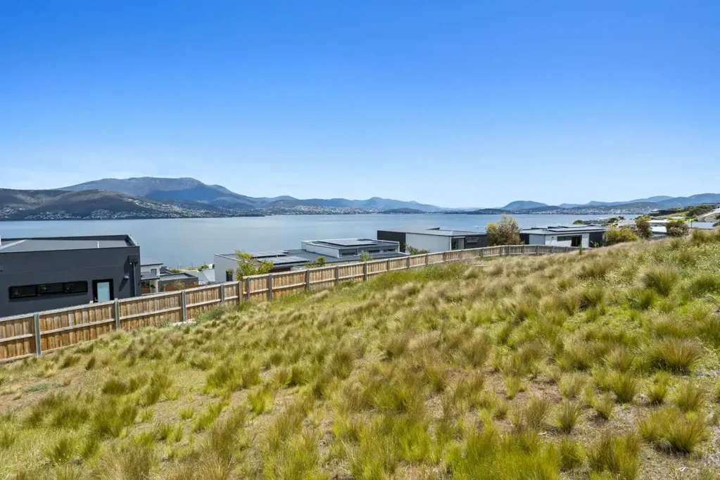 18 Bindara Road, Tranmere, TAS 7018