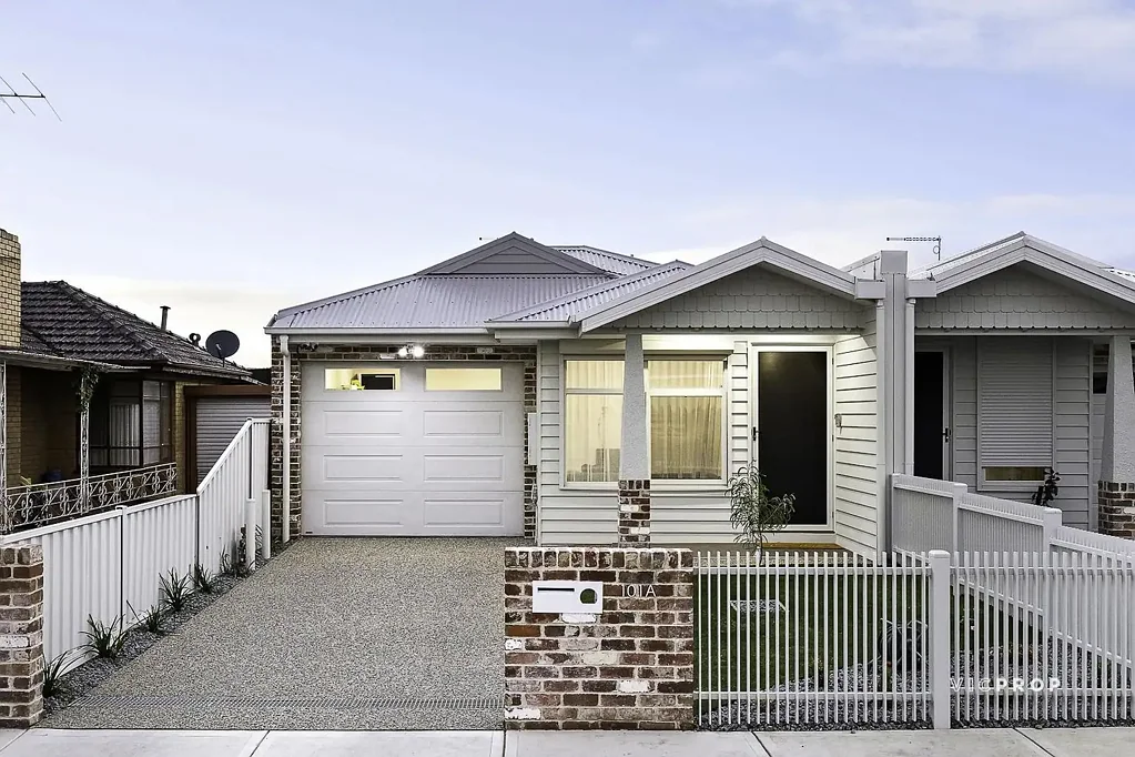 Glenroy 4બેડરૂમ Flawless Indoor/Outdoor Entertainer with Standout Style