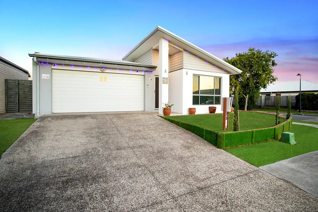 Strathpine 4Phòng ngủ Family Living in Desirable Meadows Estate