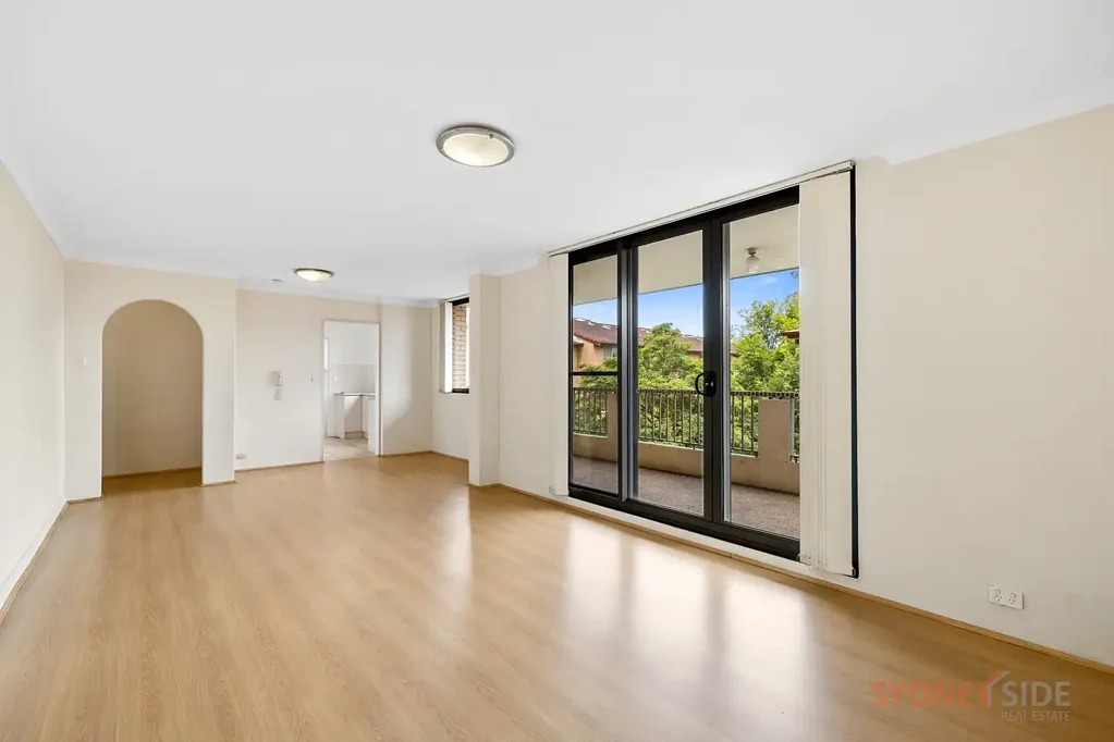 Large & Convenient in "Merrivale" Building