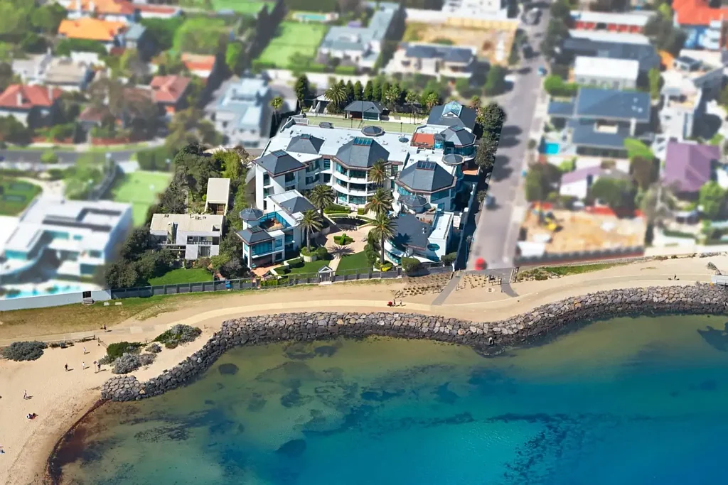 Brighton 3房 海滨瑰宝 75英寸Samsung电视 宽敞环绕露台 私密泳池入口 壁挂式烤箱 管道冷暖空调 两车位车库 公园式景观 Golden Mile, Bay Views and an Enormous Entertainer's Terrace