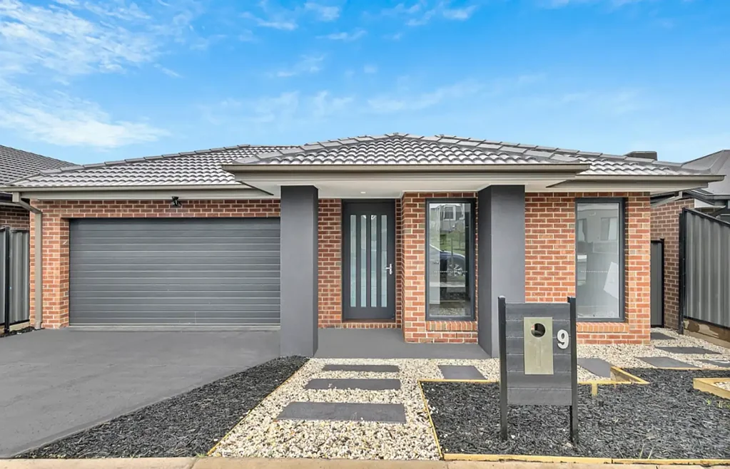Modern 4-Bedroom Family Home in Prime Kalkallo Location