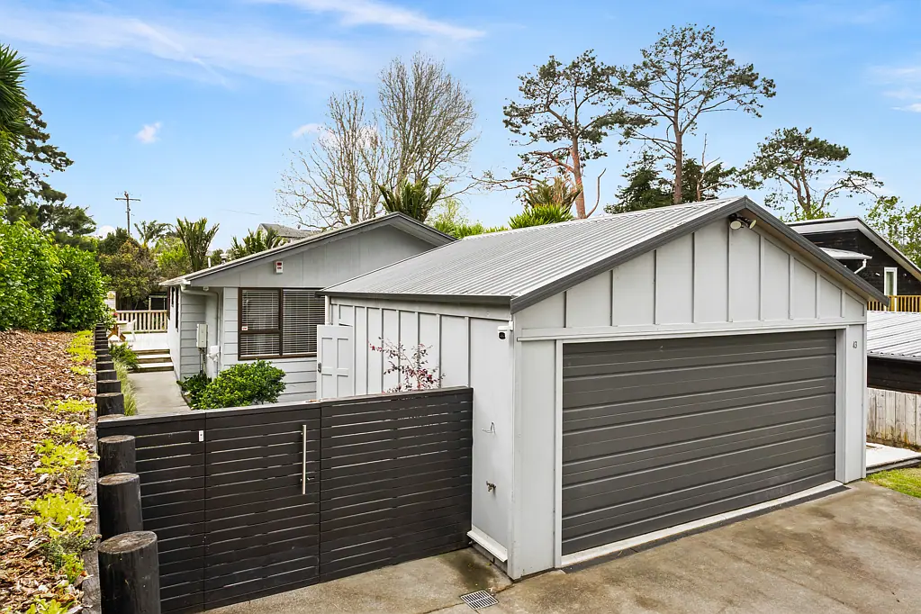 Riverhead 4침실 Safe, sunny and secure - the perfect family start