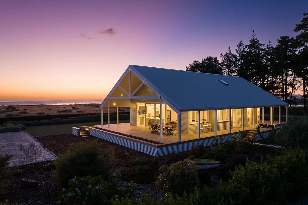 Rarangi 4 Slaapkamer Exceptional Waterfront Living with Guest Cottage