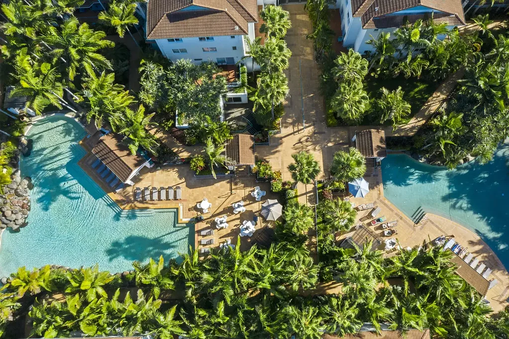 Miami 2房  Beachside Living with Ocean Glimpses & Endless Potential